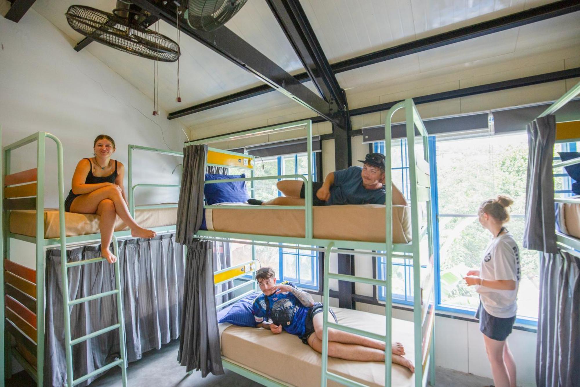 Hangover Hostels Елла Екстер'єр фото