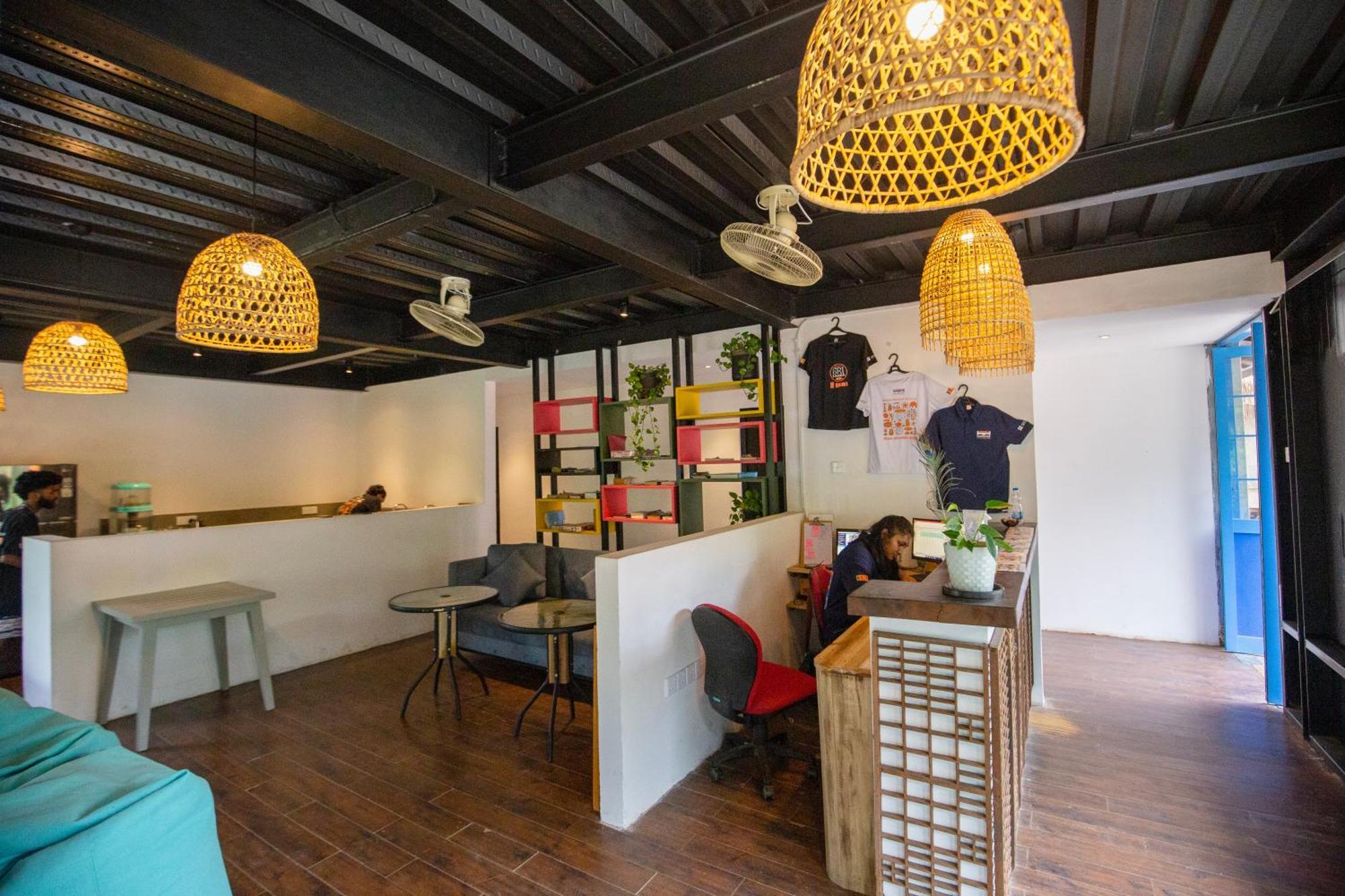 Hangover Hostels Елла Екстер'єр фото