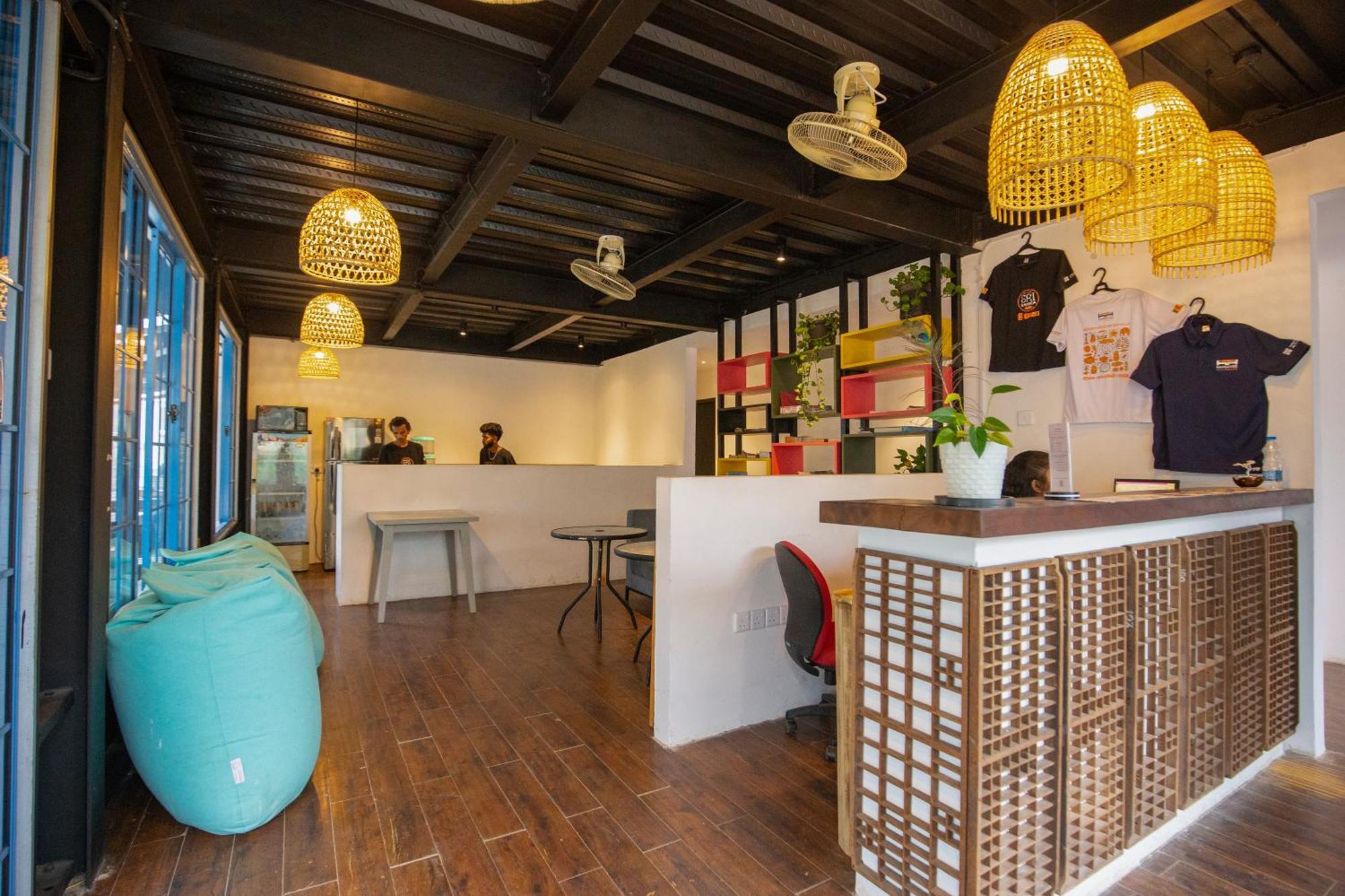 Hangover Hostels Елла Екстер'єр фото